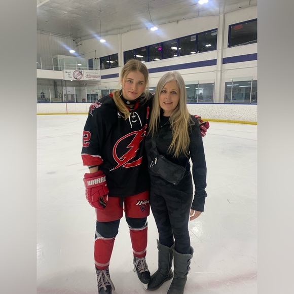 Meet your Posher, Holly - Picture 2 of 13